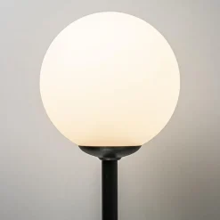 New Straluma Grote wandlamp mat zwart met witte glazen bol