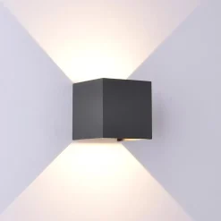 New Straluma Wandlamp Davos kubus zwart IP54 2700k